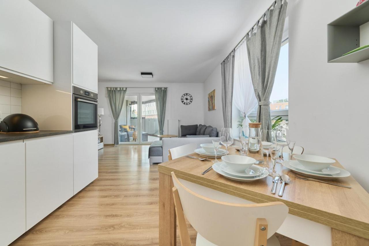 Spacious Apartment With Balcony Near The Slavic Hill Wroclaw By Renters Prestige Exteriér fotografie