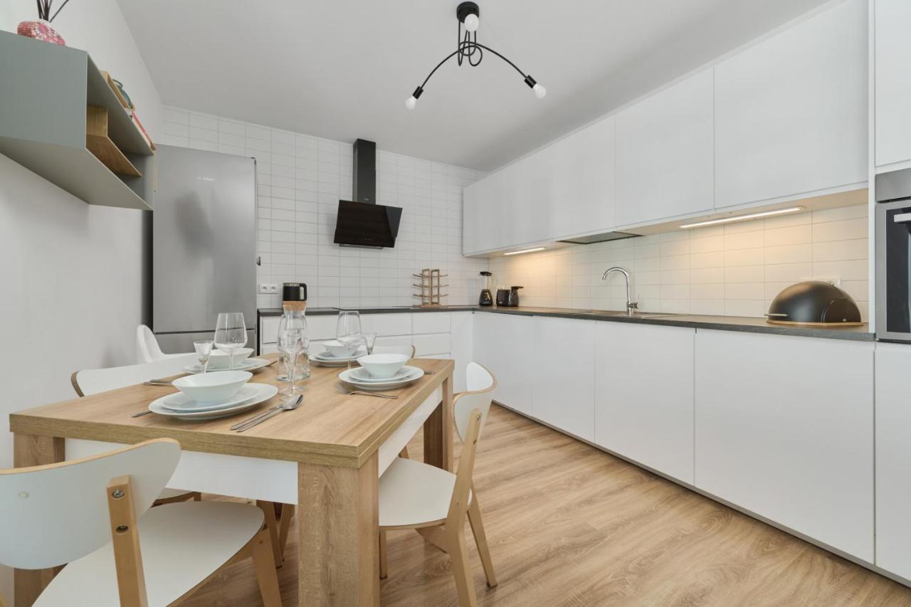 Spacious Apartment With Balcony Near The Slavic Hill Wroclaw By Renters Prestige Exteriér fotografie