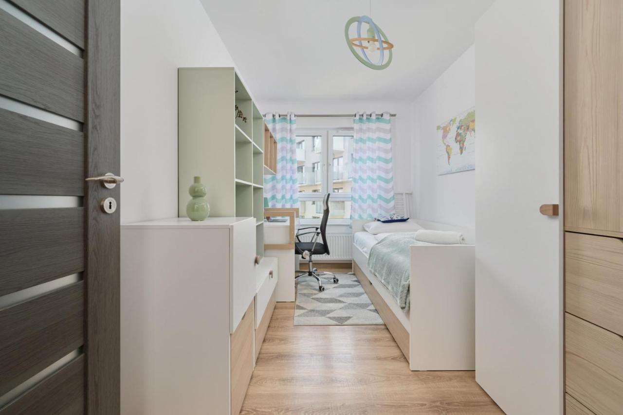 Spacious Apartment With Balcony Near The Slavic Hill Wroclaw By Renters Prestige Exteriér fotografie