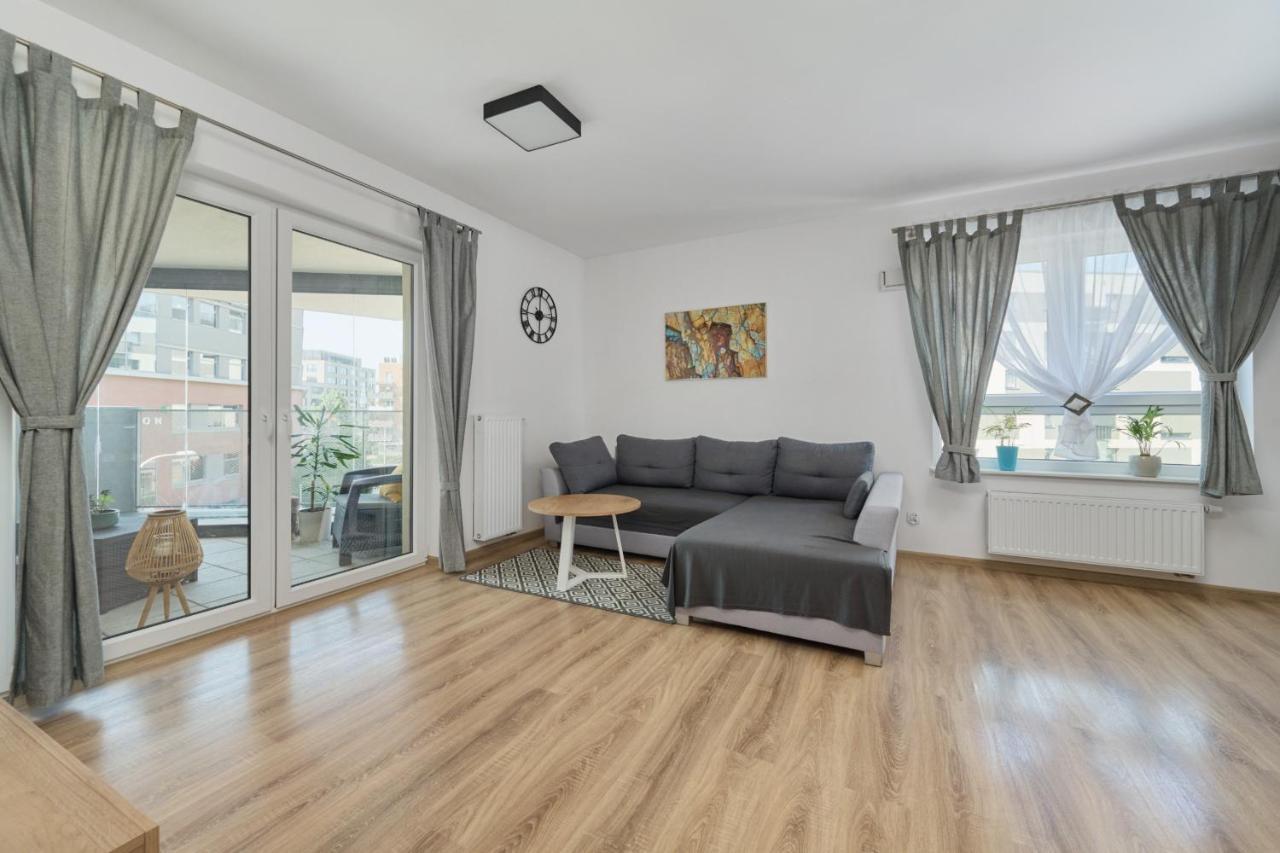 Spacious Apartment With Balcony Near The Slavic Hill Wroclaw By Renters Prestige Exteriér fotografie
