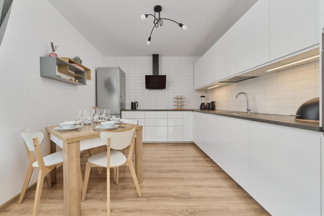 Spacious Apartment With Balcony Near The Slavic Hill Wroclaw By Renters Prestige Exteriér fotografie